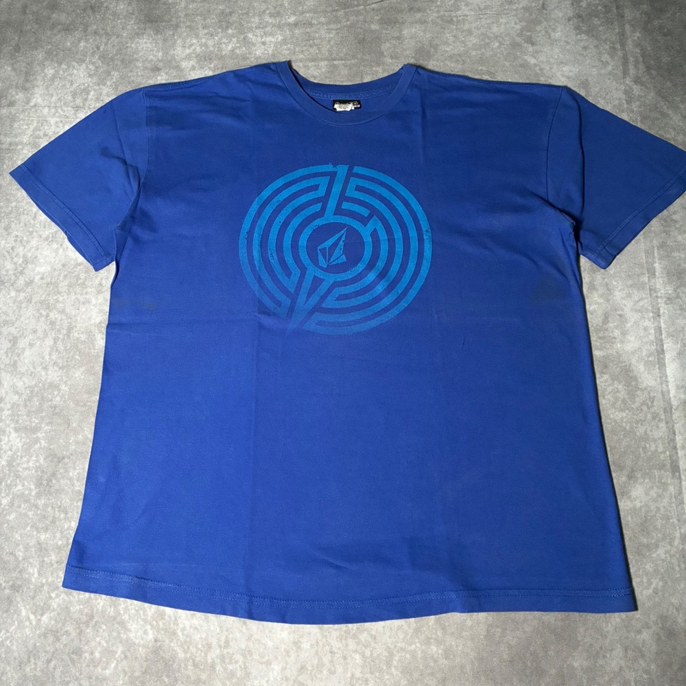 Y2K Volcom Mens XL Blue Graphic T-Shirt Maze Stone Logo Short Sleeve Skate Tee